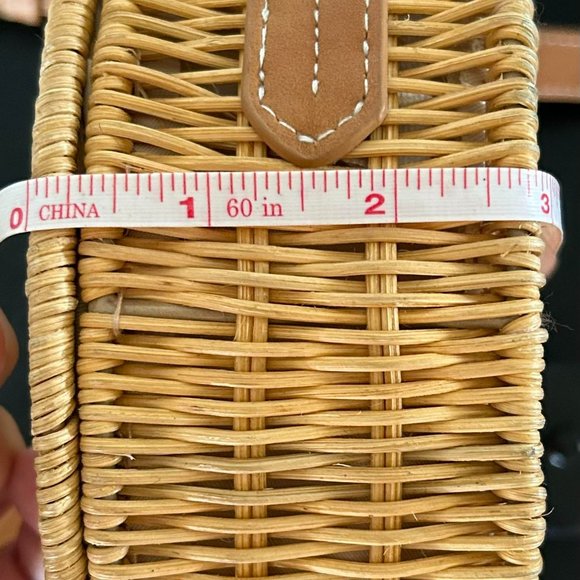 Universal Thread Round Rattan Crossbody Purse - Picture 5 of 6